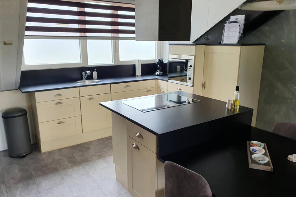 Vrijstaand / Landelijk Appartement Met Uitzicht! De Wijk Eksteriør billede