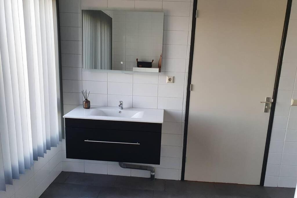 Vrijstaand / Landelijk Appartement Met Uitzicht! De Wijk Eksteriør billede