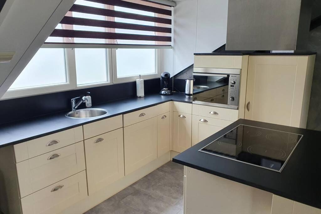 Vrijstaand / Landelijk Appartement Met Uitzicht! De Wijk Eksteriør billede