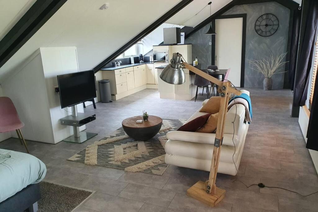 Vrijstaand / Landelijk Appartement Met Uitzicht! De Wijk Eksteriør billede